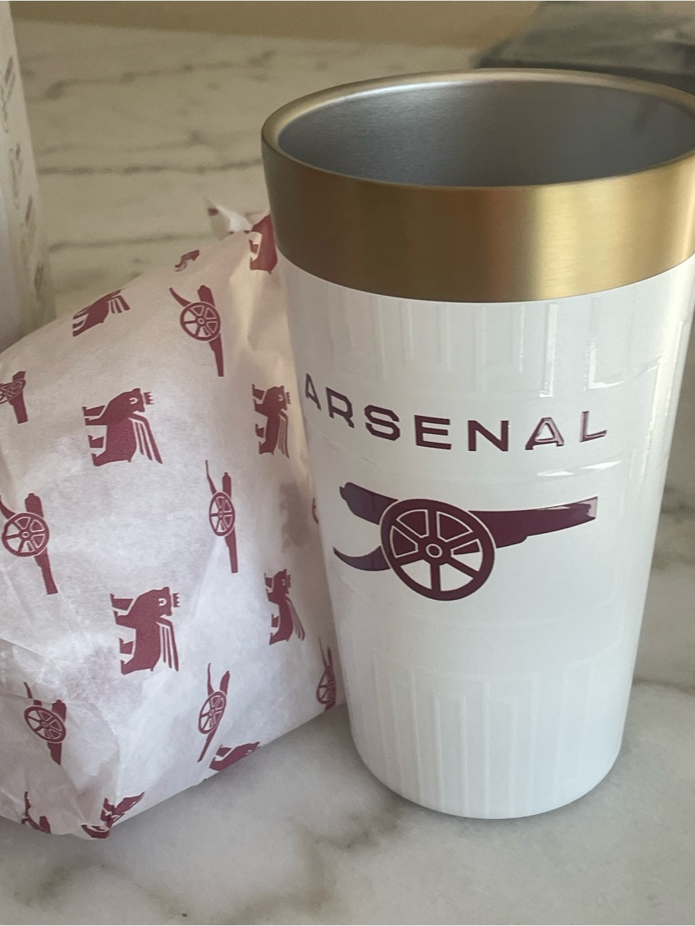 New NIB Stanley x Arsenal White & Gold Travel Tumbler NEW FIFA - Picture 2 of 7